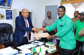 Innocent lugha bashungwa (born may 5, 1979) is a tanzanian minister of information, culture, arts and sports and a member of the chama cha mapinduzi political party. Bashungwa Arejesha Fomu Ya Kugombea Ubunge Karagwe Full Shangwe Blog