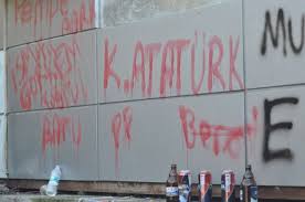 Check spelling or type a new query. Lise Ogrencileri Sigara Ve Alkol Molasinda Bolununsesi Gazetesi