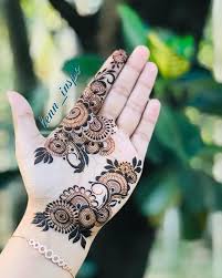 Indian mehndi designs cover the entire hands and feet with all kinds of patterns and motifs. Small Patch Flower Henna Mehndi Designs Mehndi Creation Cute766