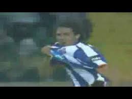 2013'te fenerbahçe'nin zenit'ten 5.5 milyon euro'ya transfer ettiği bruno alves, süper lig'de üç sezon geçirmiş ve 2016 yazında cagliari'nin yolunu tutmuştu. Bruno Alves B Alvesh No Aeroporto Partida Para O Zenit Youtube