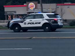 The 2004 lincoln town car comes in 3 configurations costing $41,675 to $50,120. Lincoln City Police Crime Log Nov 23 29