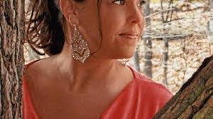 Tami Gallagher's Instagram, Twitter & Facebook