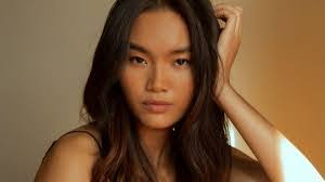 Violet Tran's Instagram, Twitter & Facebook