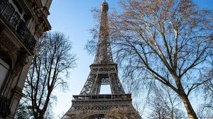 Eiffel tower on france map. France Eiffel Tower Closes Amid Fresh Labor Strikes News Dw 06 02 2020