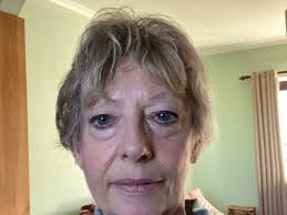 Seventeen people miss flight due to security queues