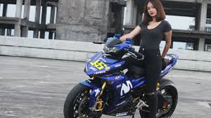 Jom kita tengok antara motor y suku geng tayar besar yang termahal d. Girls On The Bike Awek Geng Tayar Besar Youtube