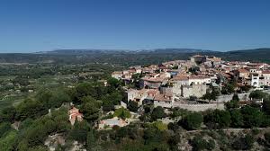 Le spa du castellet ajoute au décor une touche de sérénité dans un écrin de 700 m² où luxe, calme et liberté de se sentir bien, sont les maîtres mots. Le Castellet Tourisme Accueil Facebook