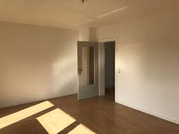 Der aktuelle durchschnittliche quadratmeterpreis für eine wohnung in kiel liegt bei 9,43 €/m². 2 Zimmer Wohnung Zu Vermieten Kolonnenweg 3 24113 Kiel Hassee Mapio Net