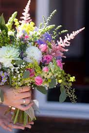 How do you choose a wedding bouquet? Floristry Archives Floral Footsteps Garden Wedding Flowers Country Garden Weddings Flower Bouquet Wedding
