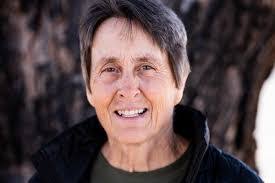 Sara Irving's Instagram, Twitter & Facebook