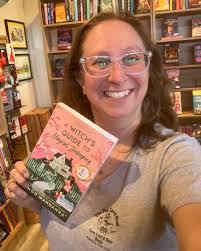 Excuse my while I wax poetic about A Witch's Guide to Magical Innkeeping by  Sangu Mandanna. This book is the cozy romance/found family tale of your  dreams! Sera lost her magic 15