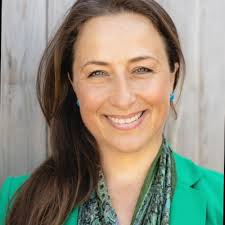 Elin Bergman på LinkedIn: This 100% solar community endured Hurricane Ian  with no loss of power and…