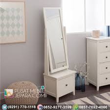 Melayani grosir dan eceran jika anda mempunyai kiosmilik anda sendiri dan ingin bermitra bersama kami maka, kami beri harga reseller yang terbaik sesuai harga ditentukan dari jumlah kuantintas. Jual Pigura Bingkai Cermin Minimalis Ukir Murah Terpercaya Pusat Mebel Jepara Desain Ruang Ganti Aksesoris Dekorasi Rumah Desain Kamar