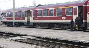 Trenul operat de compania privată parcurge distanţa până la mare în două ore şi 15 minute, iar un bilet costă 40 de lei, potrivit mangalia news. Orarul Noului Tren De Noapte Spre Bucuresti De La Tfc ViaÅ£a LiberÄƒ GalaÅ£i