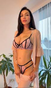 Delina Rose - Free pics, galleries & more at Babepedia