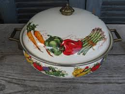 Vintage Large Enameled Covered Casserole Pot Lincoware Etsy In 2020 Vintage Large Vintage Cooking Vintage