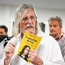 Un expert reconnu, aux prises de positions remarquéesreconnaissable aujourd'hui par ses longs cheveu. Sophia Aram On Twitter Didier Raoult Reconnait L Hcq N Aurait Finalement Pas Plus D Effets Sur La Covid 19 Que Le Premier Livre De Sophia Aram Editionsdenoel Hydroxychloroquine Laquestionquitue Https T Co Omz0l1cvua