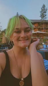 Elise Finley's Instagram, Twitter & Facebook