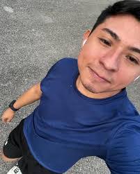 Robert Loria's Instagram, Twitter & Facebook