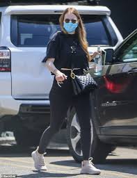 That the newborn has been named louise jean mccary by her parents. Emma Stone Looks Sleek In Black As She Heads To The Gym Three Months After Giving Birth Geeky Craze