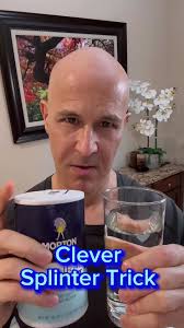 Sacando Espina De Erizo De La Mano