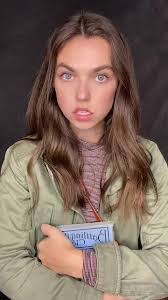 Lindsay Webber's Instagram, Twitter & Facebook