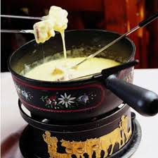 La Fondue Savoyarde Haute Savoie Origine Suisse Romande Fondue Savoyarde Alimentation Savoyard