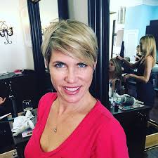 The side point cut fringe looks absolutely authentic in this style. 20 Gorgeous Short Pixie Haircuts With Bangs 2021 Hairstyles Weekly