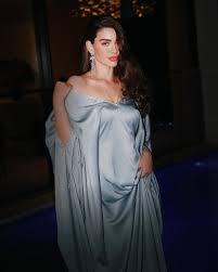 Rawan Bin Hussain - Free sexy pics, galleries & more at Babepedia