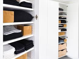 Aus meiner sicht ist es nötig, beim kleiderschrank aufräumen erst einmal alles aus dem schrank herauszuholen, um erstens zu sehen, wie viel kleidung man eigentlich besitzt und um zweitens jedes stück einzeln in die hand zu nehmen um sich dann zu entscheiden, ob man es wirklich mag. Mit Diesen Ordnungshelfern Herrscht Nie Mehr Chaos Schon Bei Dir By Depot