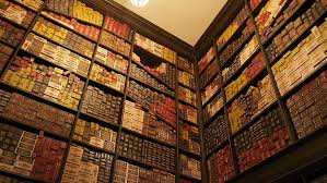 Decorated to look like hogwarts™ textbooks, the bookshelf façade hinges open with the turn of a key to reveal a spacious compartment to stash your knuts, sickles and other precious items. Hd Wallpaper Japan Osaka Universal Studios Harry Potter Wand Bookshelf Wallpaper Flare