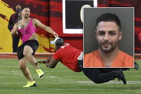 The super bowl lv streaker remixed as the classic tecmo super bowl video game. Lkamedo9cxlp M