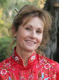 Lori Saunders's Instagram, Twitter & Facebook