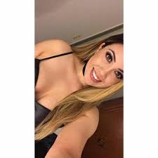 Surfin' chicken, 6250 Valley Springs Pkwy, Riverside, CA 92507, US