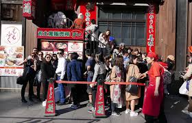 Don't you want to queue for a long time? Long Queue In Ichiran Hiroshima Ramen Living Nomads Travel Tips Guides News Information