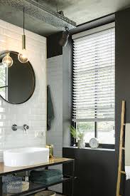 inhuis plaza witte houten jaloezieen in de badkamer uit te breiden met zijgeleiding voor een draaikiepraam houten jaloezieen jaloezieen en witte houten jaloezieen
