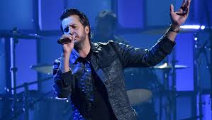 Luke Bryan S Performance At Cmas Light It Up Hollywood Life