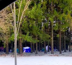 Police prepare to evacuate the Pines,...