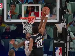 Kawhi leonard's monstrous slam and subsequent fall caused spurs fans to traverse the. Kawhi Leonard Blocked A Shot With His Middle Finger In 2020 Nba Playoffs Sbnation Com