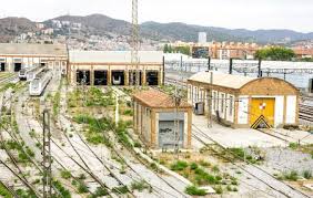 Check spelling or type a new query. Vagon De Tren Abandonado E Injertado Talleres De La Maquinista Barcelona Fotos Retratos Imagenes Y Fotografia De Archivo Libres De Derecho Image 73831526