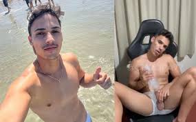 Penis do TikToker Chulipa batendo Punheta com Brinquedinho Erótico - Foto  de Penis