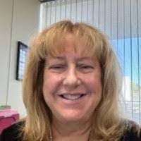 Lenore Cullen's Instagram, Twitter & Facebook