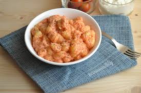 Anyone can make ricotta gnocchi, even beginner cooks. Gnocchi Di Patate Con Ricotta E Pomodoro In Cucina Con Il Blog