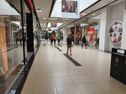 AveÅ£i GrijÄƒ La CumpÄƒrÄƒturi HoÅ£ii S Au Mutat In Mall Uri Focuspress Ro