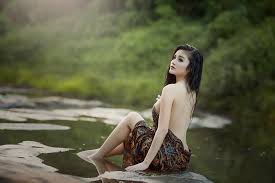 Tarik kemben bidadari sampe terlihat jelas pemandangan indah. Galeri Foto Model Seksi Pakai Kemben 1 Pixie