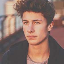 Gratitud, sentido del humor y locuras. Juanpa Zurita Clothes Outfits Brands Style And Looks Spotern