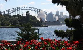 The royal botanic garden and domain offer indoor and outdoor venues for special events, only minutes from sydney's cbd. Hyde Park To The Royal Botanic Gardens