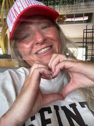 🌟 Hey everyone. Thank God it's Friday! 🌟 I hope you all slept well! I  just wanted to take a moment to say how grateful I am for each and every one