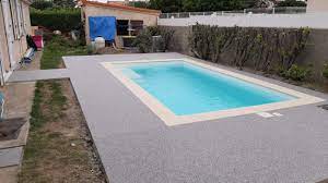 Question posée le 05/05/2016 par martine tour de piscine salie par de la terre, poussière,mousse ( je suppose car couleur verdâtre) je ne parviens pas à nettoyer avec de l'eau ,ni un jet d,eau. Plage De Piscine En Resine A Launaguet Sols Resines Systems