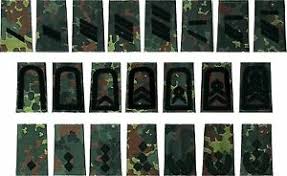 Der vbb ist die mitgliederstärkste und maßgebliche berufsorganisation der in der bundeswehr tätigen beamten. Bundeswehr Schulterklappen Heer Flecktarn Schwarz Rangschlaufen Dienstgrade Tarn Ebay
